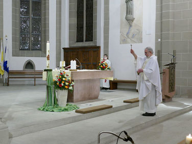 Lumen Christi - Auferstehungsmesse in St. Crescentius (Foto: Karl-Franz Thiede)